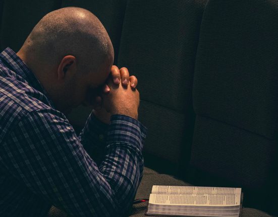 L’ADORATION-EST-UN-LIEU-SPIRITUEL